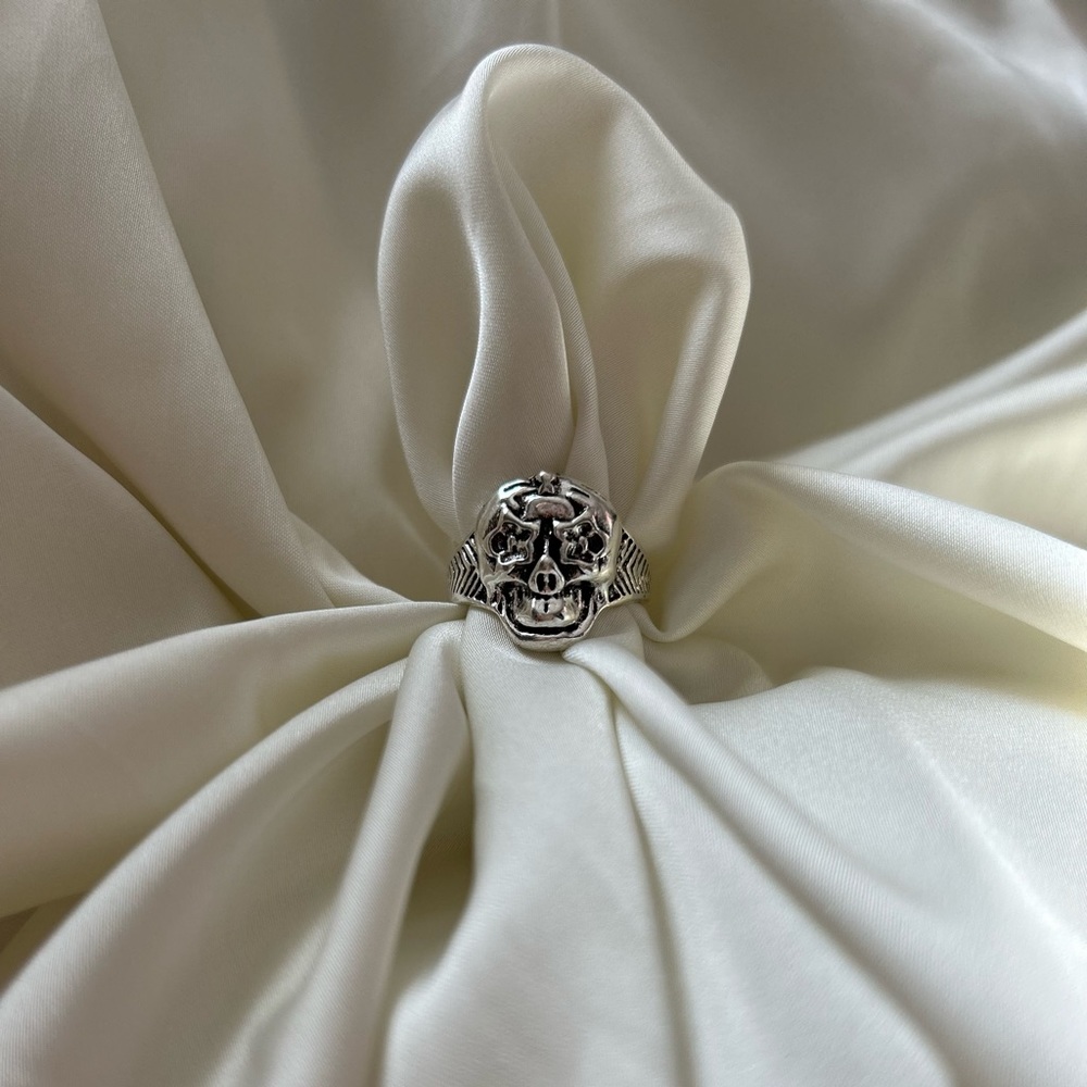 Skull Rings - Picture 7 of 16